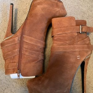New Aldo boots. Size 8.5.